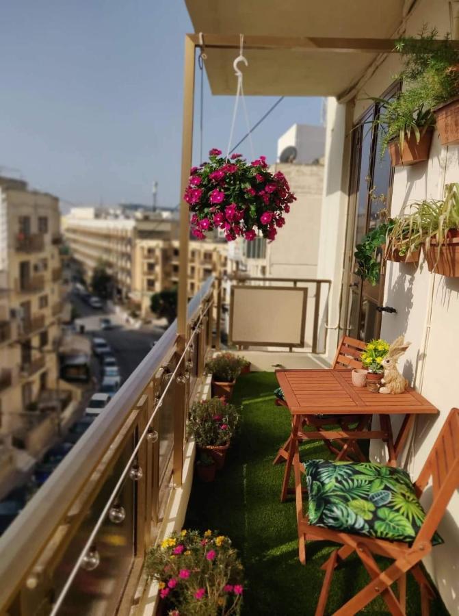 St Paul'S Bay Central Apartment In Qawra Bahía de San Pablo Exterior foto